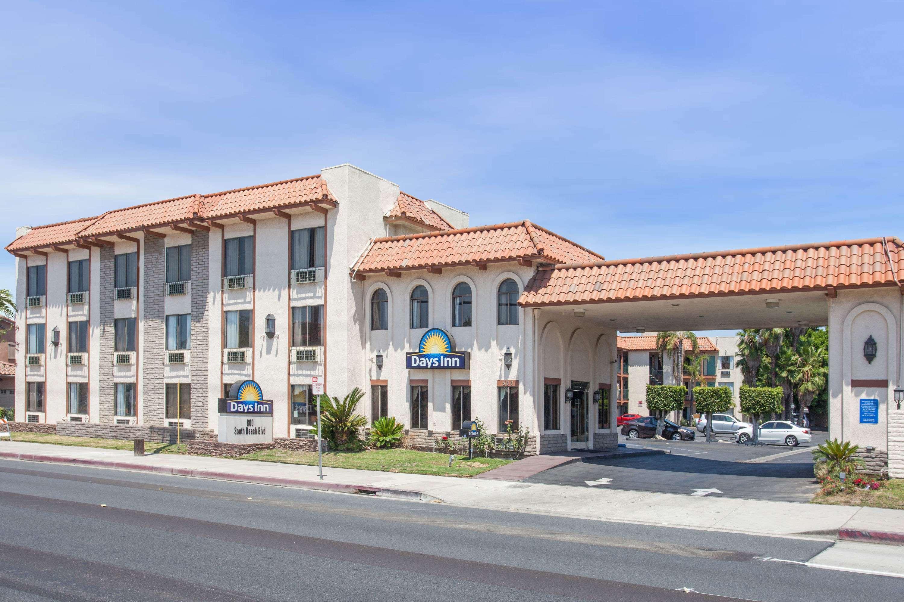 Days Inn By Wyndham Anaheim Near The Park Exterior foto
