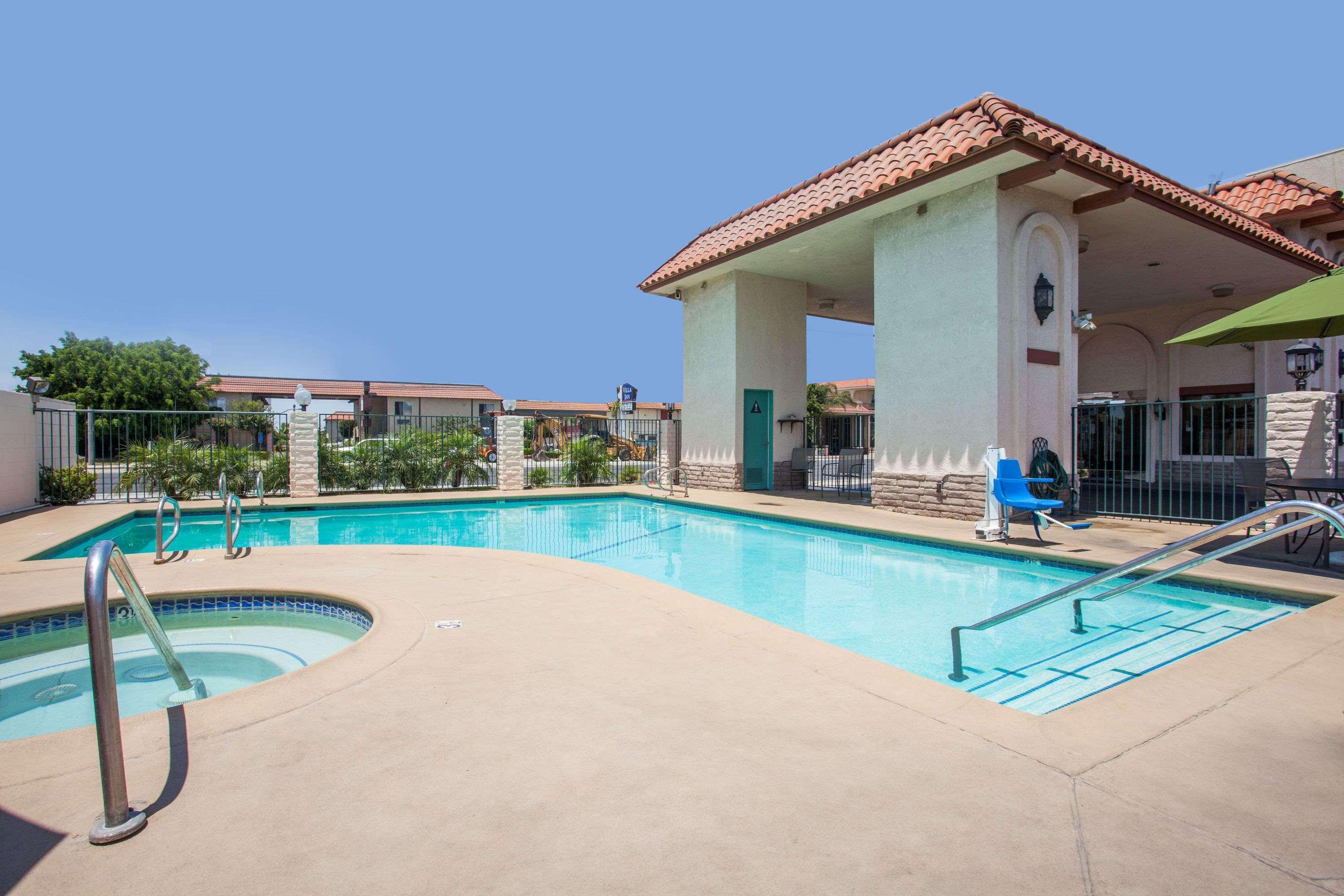 Days Inn By Wyndham Anaheim Near The Park Exterior foto